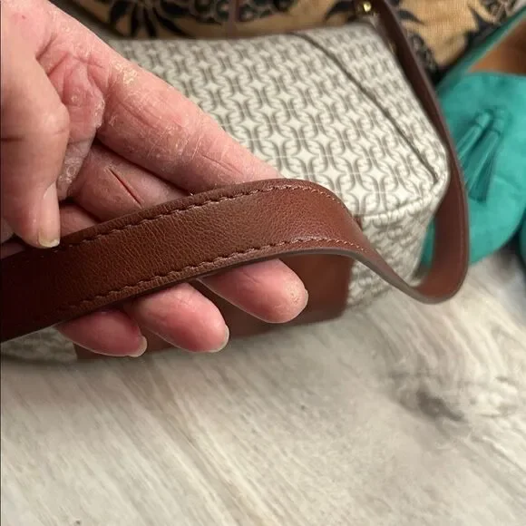 Fossil Skylar crossbody Cream and Brown preloved ❤️EUC Any questions - Picture 9 of 17